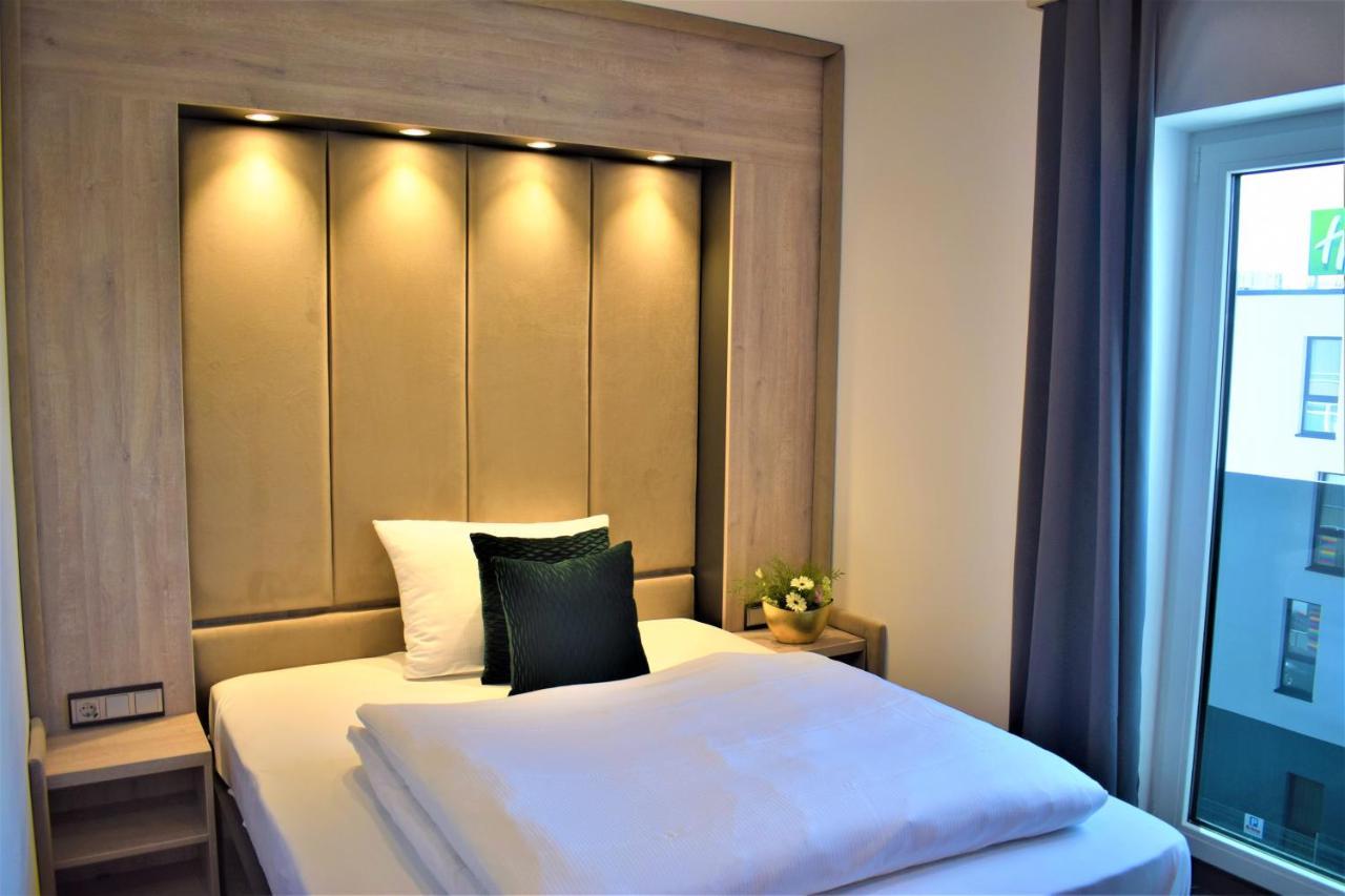 The Staycation By Lehmann Hotels Зиндельфинген Экстерьер фото