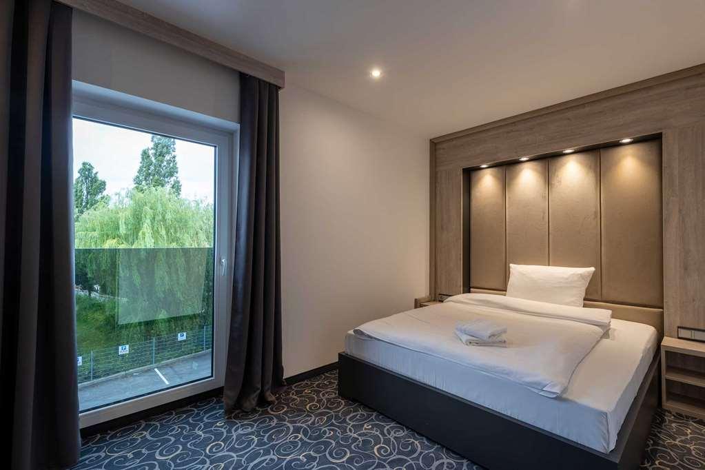 The Staycation By Lehmann Hotels Зиндельфинген Номер фото
